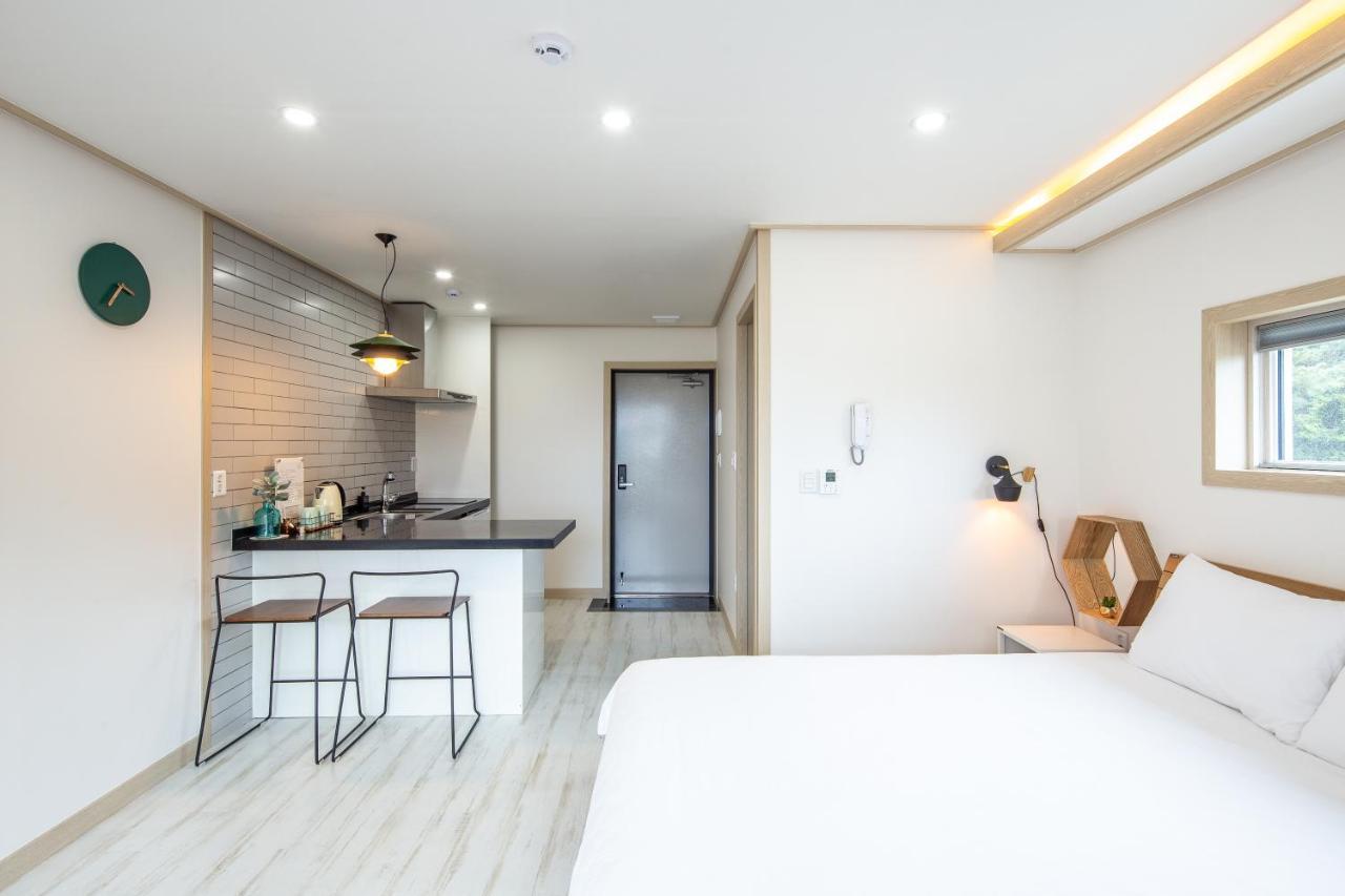 Jeju Abientot Villa Сеогвипо Екстериор снимка