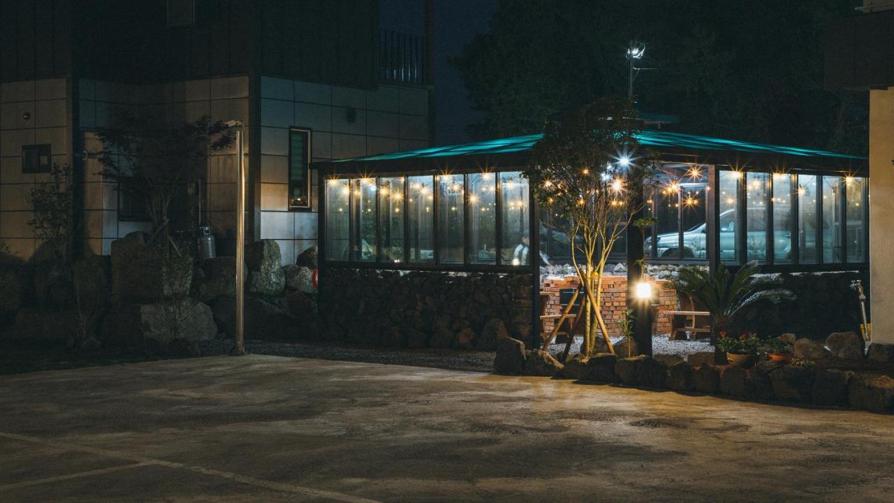 Jeju Abientot Villa Сеогвипо Екстериор снимка