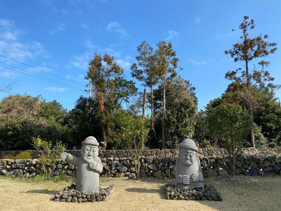 Jeju Abientot Villa Сеогвипо Екстериор снимка