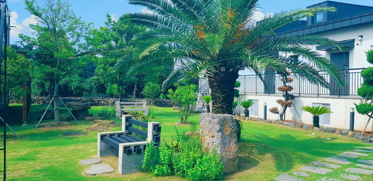 Jeju Abientot Villa Сеогвипо Екстериор снимка